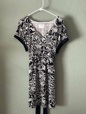 Black & White Floral V-Neck Midi Dress